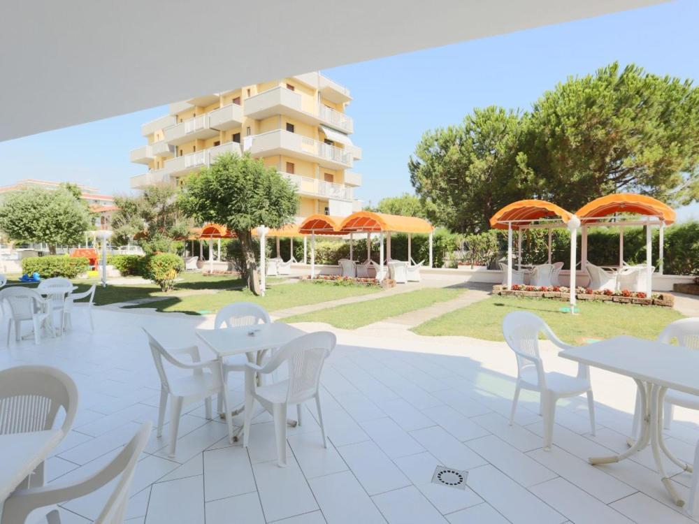 Hotel Marina Beach - Azzurro Club ラヴェンナ エクステリア 写真