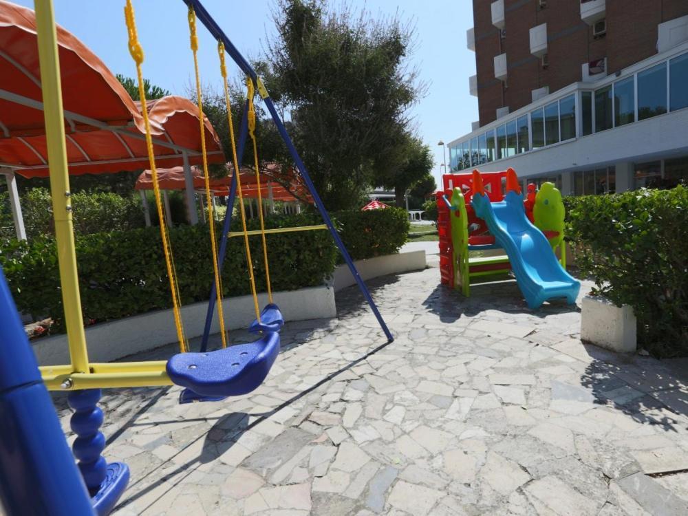 Hotel Marina Beach - Azzurro Club ラヴェンナ エクステリア 写真