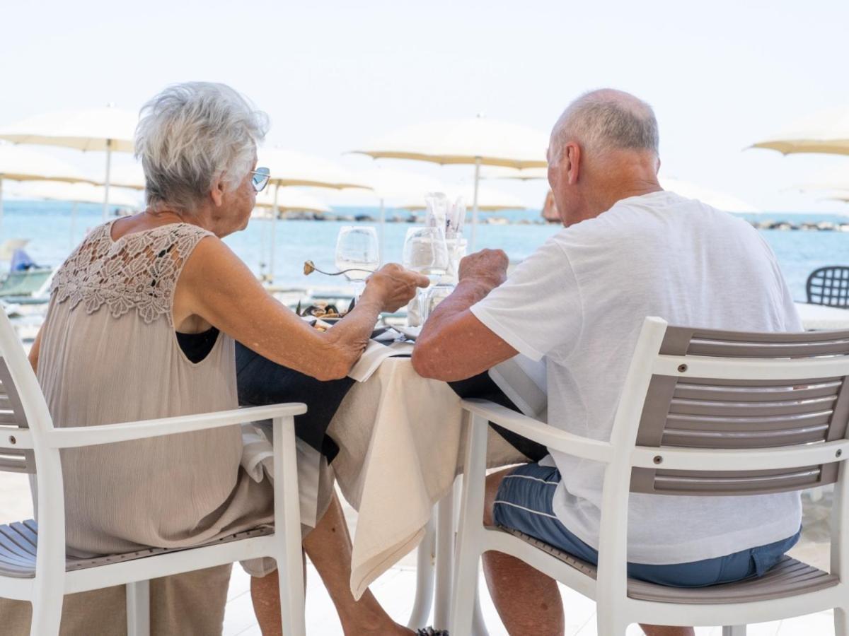 Hotel Marina Beach - Azzurro Club ラヴェンナ エクステリア 写真