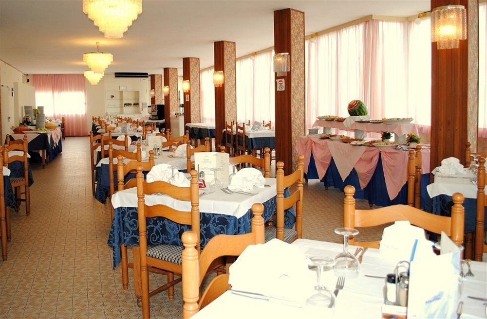 Hotel Marina Beach - Azzurro Club ラヴェンナ エクステリア 写真