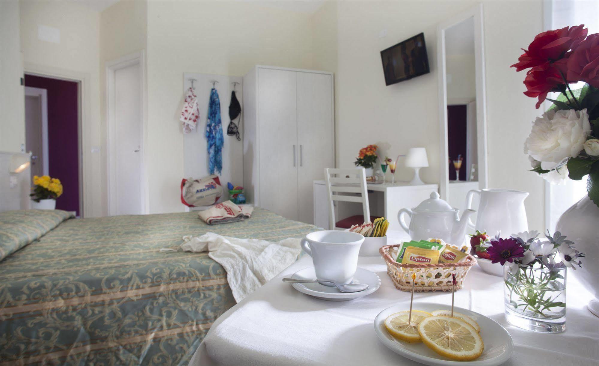 Hotel Marina Beach - Azzurro Club ラヴェンナ エクステリア 写真