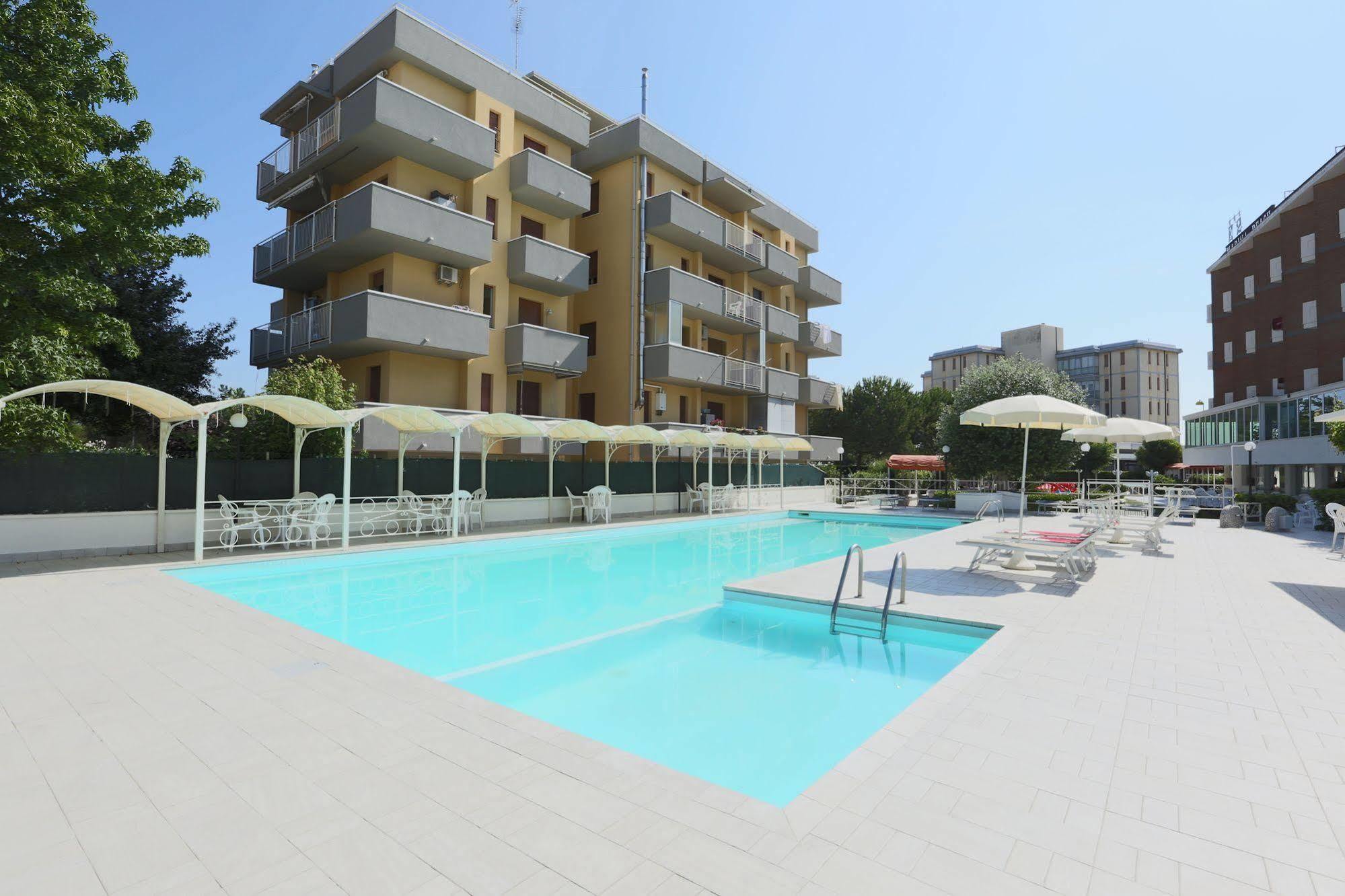 Hotel Marina Beach - Azzurro Club ラヴェンナ エクステリア 写真